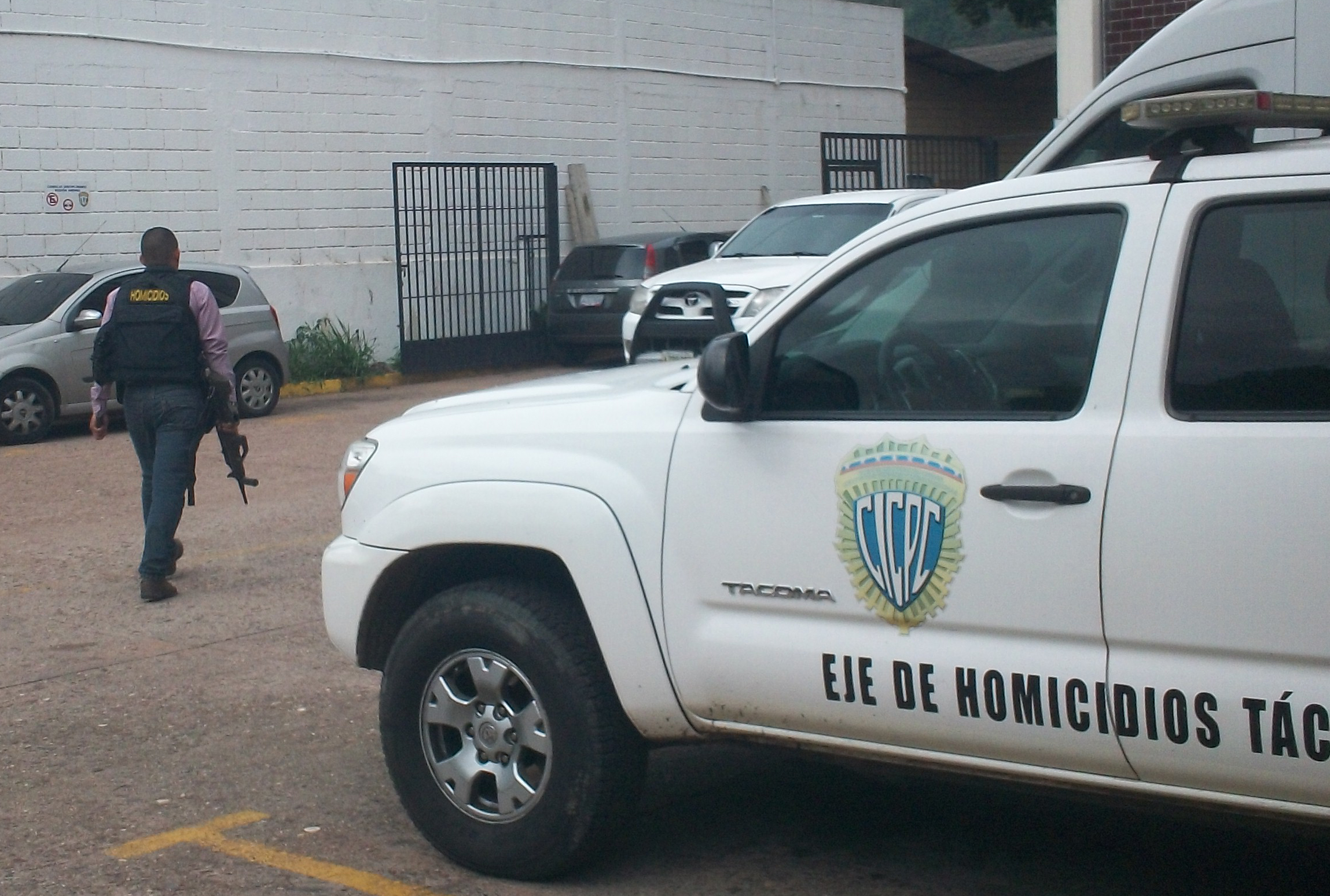 Varios allanamientos han sido practicados en zonas de Táriba y San Cristóbal para detener a los responsables del hecho Varios allanamientos han sido practicados en zonas de Táriba y San Cristóbal para detener a los responsables del hecho