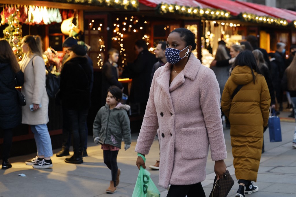 BRITAIN-HEALTH-VIRUS-RETAIL
