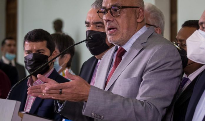 Gobierno de Maduro reitera exigencia de que Alex Saab sea parte del diálogo