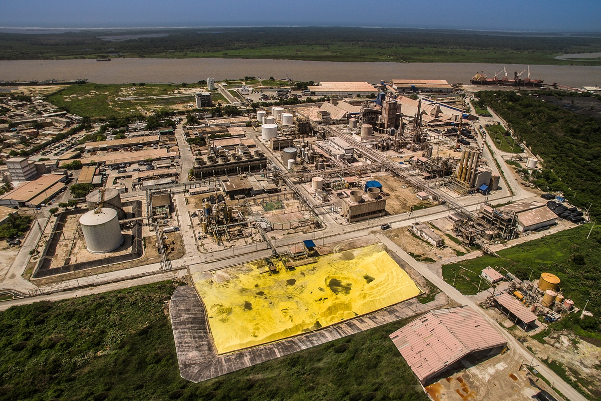 Colombia se frota las manos ante posible compra de la empresa Monómeros