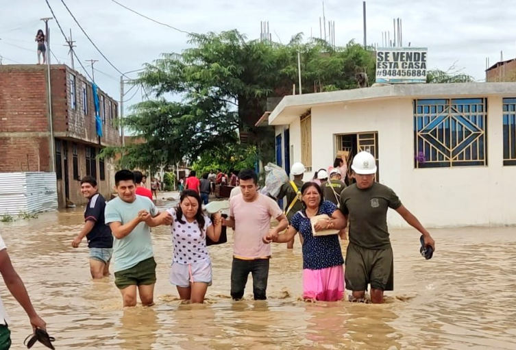 Lluvias en Perú han cobrado la vida de 65 personas y han dejado miles de damnificados