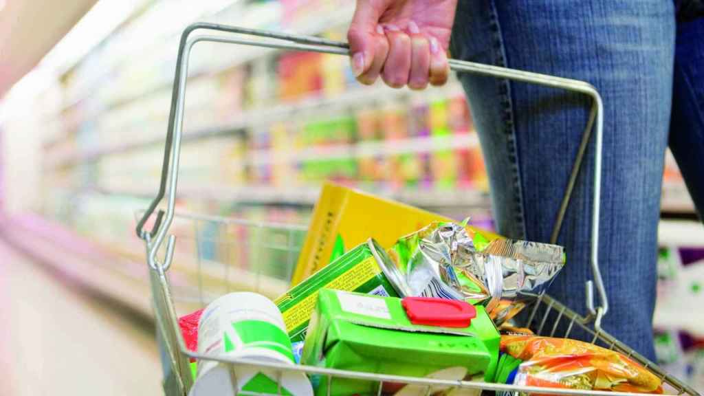 ¿Cuánto se necesita para comprar sólo ocho productos de la canasta alimentaria?
