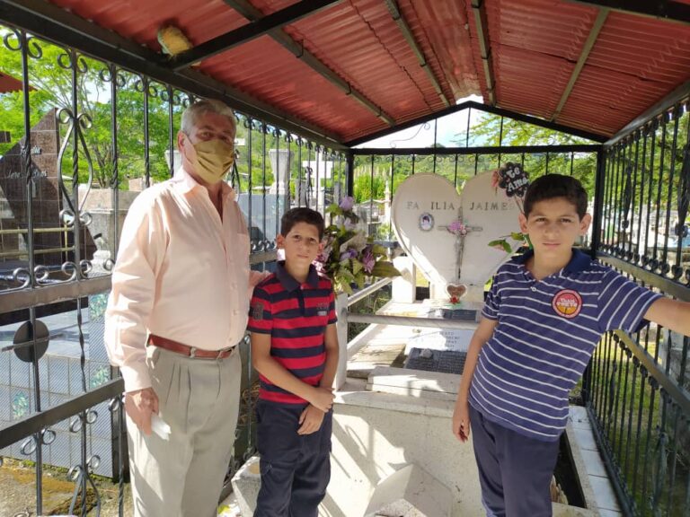 Fernandenses visitaron tumbas de familiares en el Día de los Fieles Difuntos