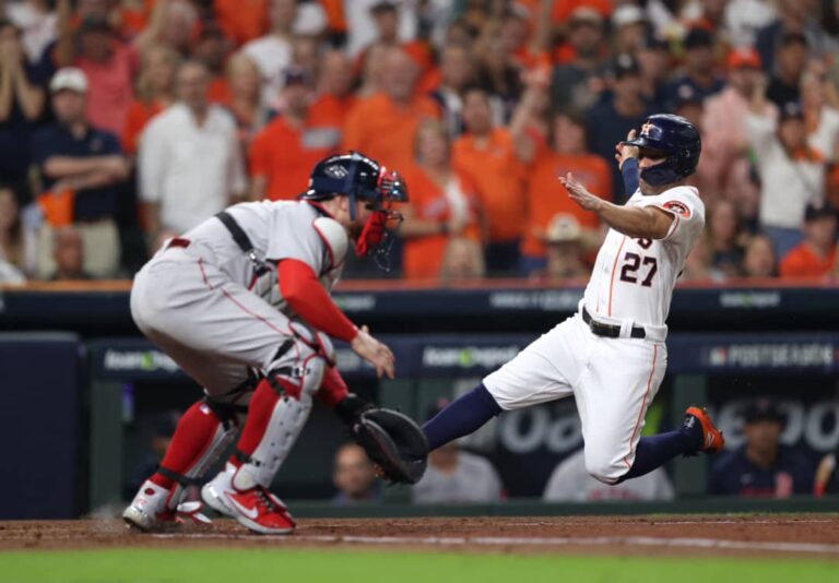 Astros de Houston derrotaron a Bravos y siguen con vida en la Serie Mundial 