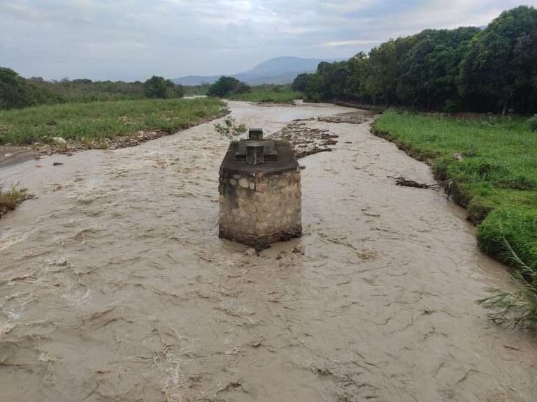 El río Táchira luce calmado en las últimas horas