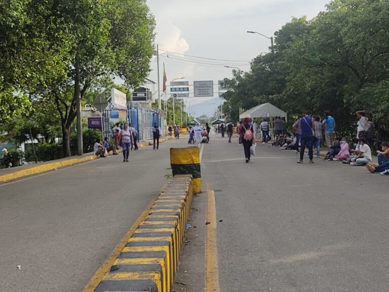 Es un hecho: reactivado el paso peatonal por el puente de Ureña