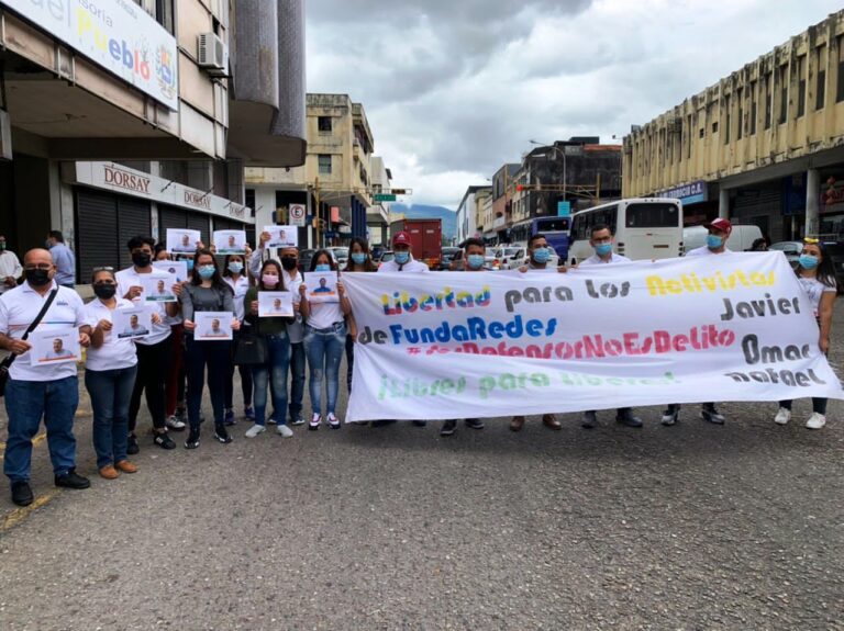 “Exigimos a la Defensoría del Pueblo interceder por la libertad plena de más de 300 presos políticos”