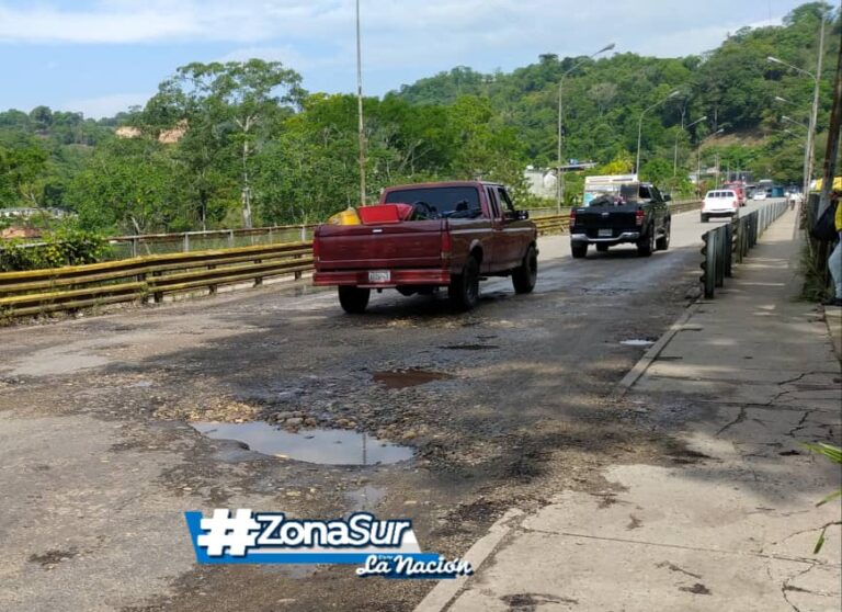 Puente de Chururú requiere reparación