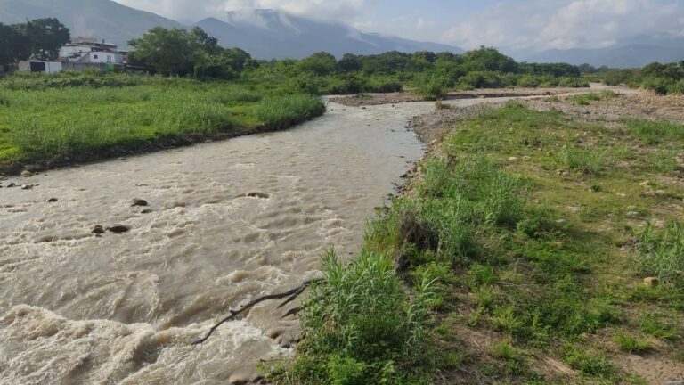 Continúa calmado el caudal del río Táchira