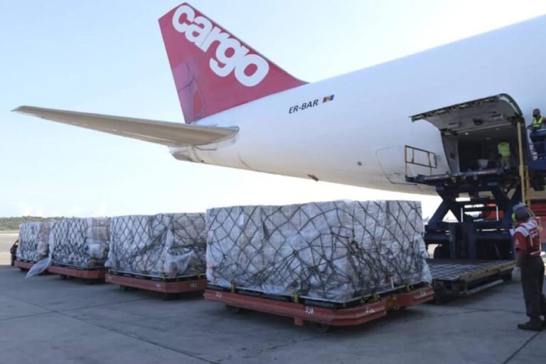 Llegan 2,5 millones de dosis de Sinopharm