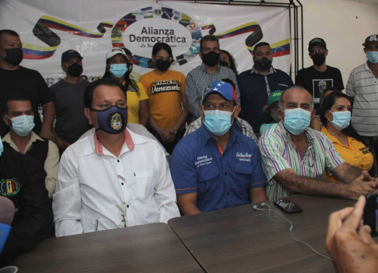 Alianza Democrática pide a candidatos opositores respaldar a William Méndez