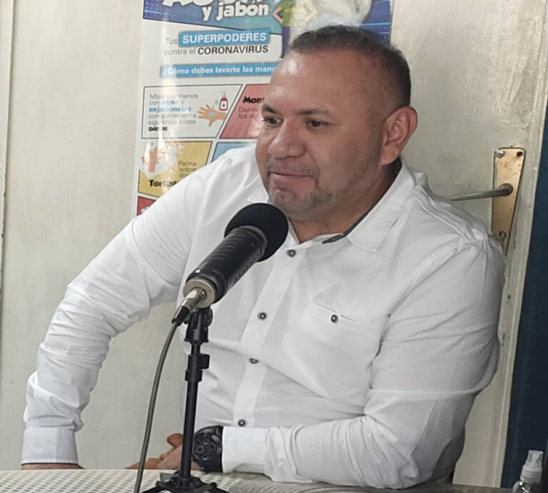 Un cariñito para los bomberos