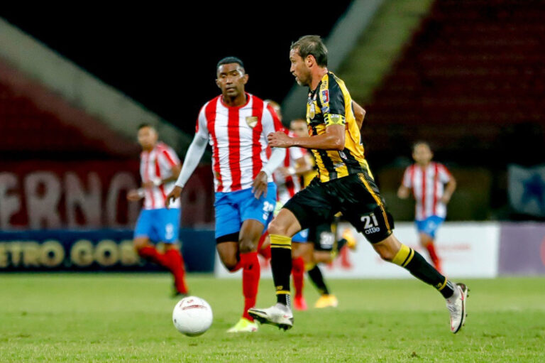 Los decanos en clásico crucial