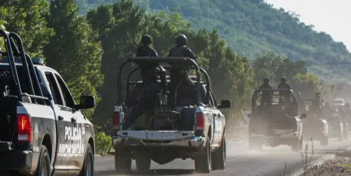 Hallan en el oeste de México siete cuerpos desmembrados en un taxi 