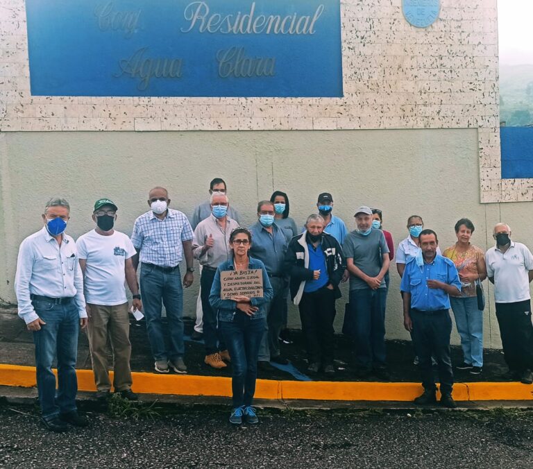 Aumento de tarifas de servicios públicos indigna a los habitantes de Agua Clara