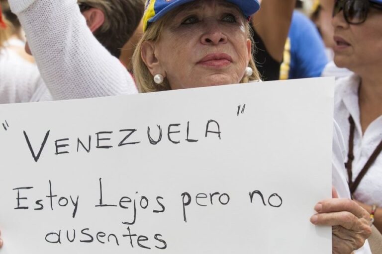 Uno de cada tres venezolanos en EEUU padece de estrés postraumático