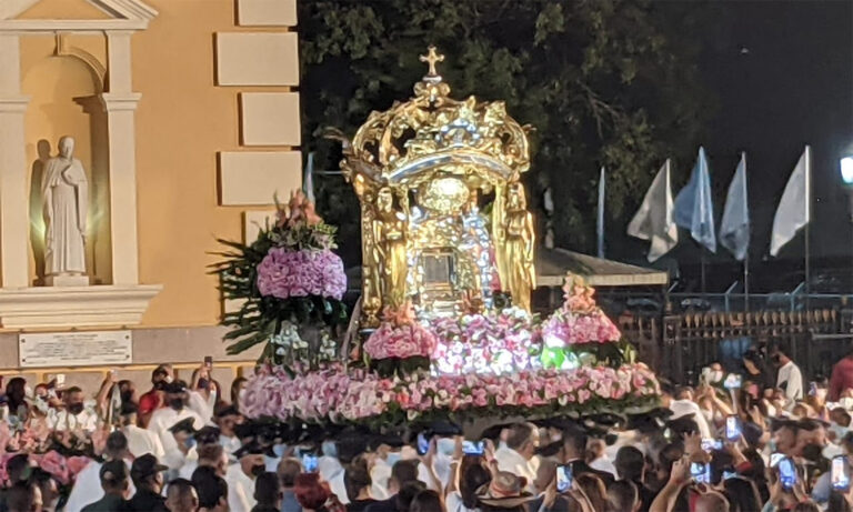 ¡La  Chinita se reencuentra con su pueblo!