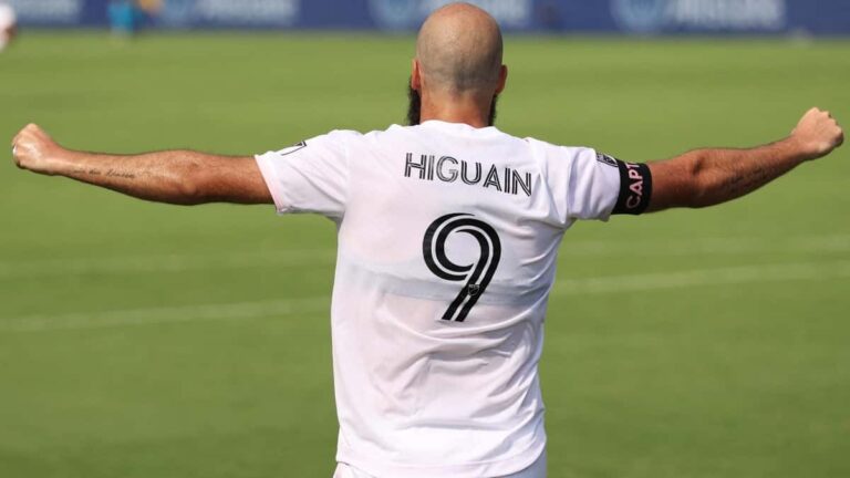 Jugadores latinos a seguir en final de la temporada