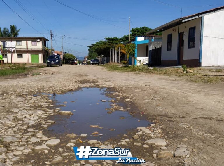 En «La Bolivariana» de Naranjales exigen mejoras en el alumbrado público y las calles