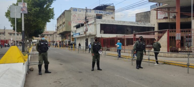 Avenida Venezuela despejada y con fluidez de transeúntes este miércoles