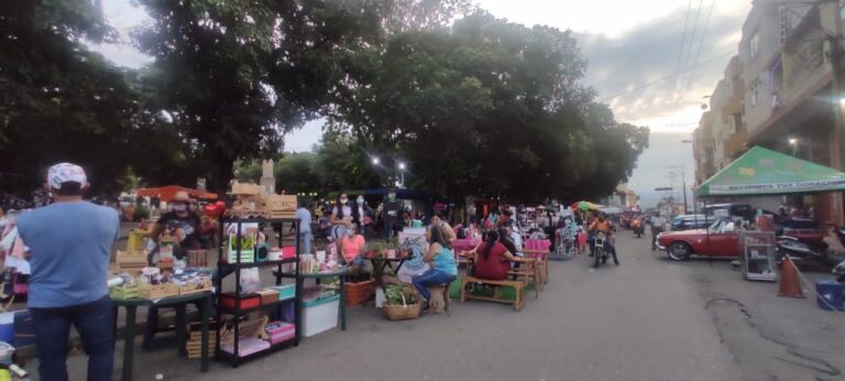 Emprendedores de la frontera toman los espacios de la plaza Miranda