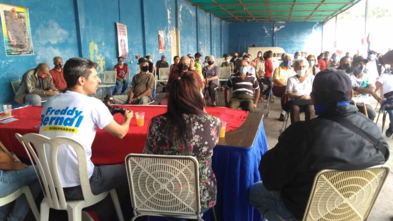 En Colón piden a Bernal la reestructuración del Psuv