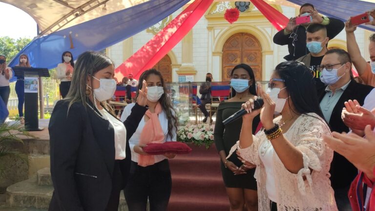 Sandra Sánchez toma posesión de su cargo como alcaldesa de Bolívar
