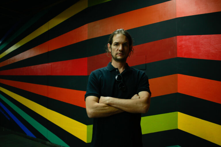 Pineco sigue rescatando espacios en Caracas a través del arte