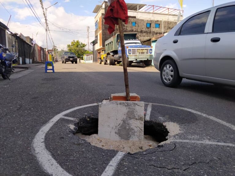 Persiste el peligro en calle 2 de El Piñal