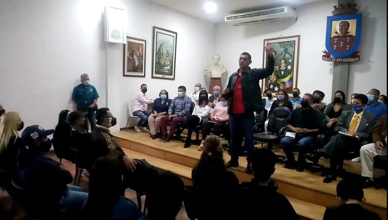 Acosta: “a trabajar y cumplirle al pueblo que nos eligió”