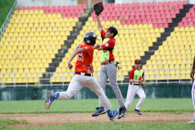 Huracanes y Guerreros del Demócrata inician fase final del torneo Estadal