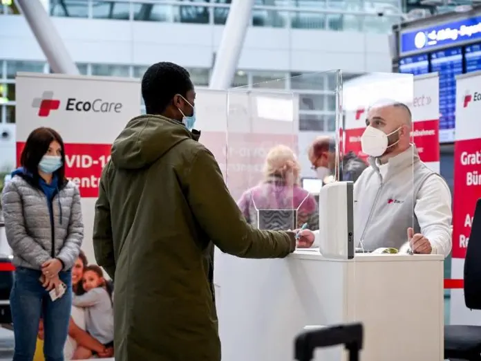 Aerolíneas piden poner fin a las restricciones impuestas por la ómicron