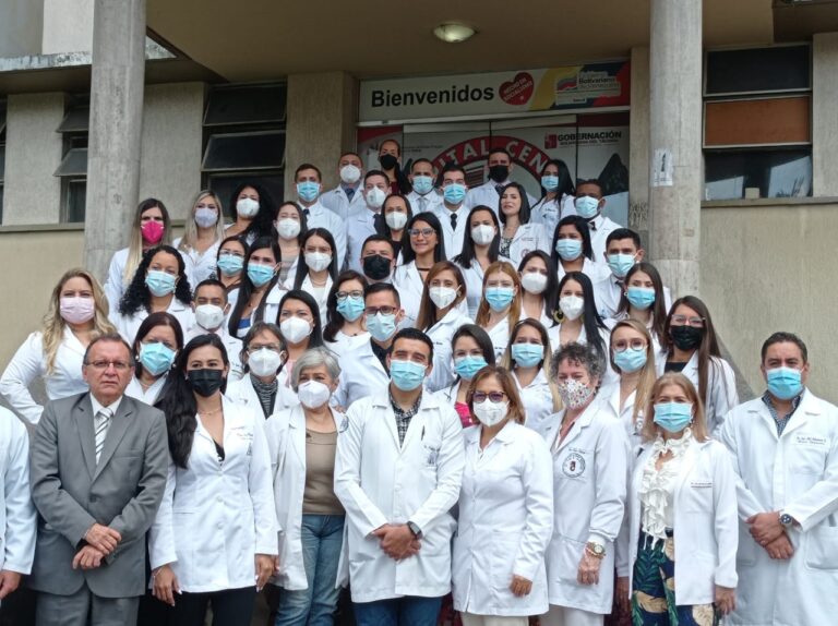 42 nuevos especialistas egresan de postgrados del Hospital Central