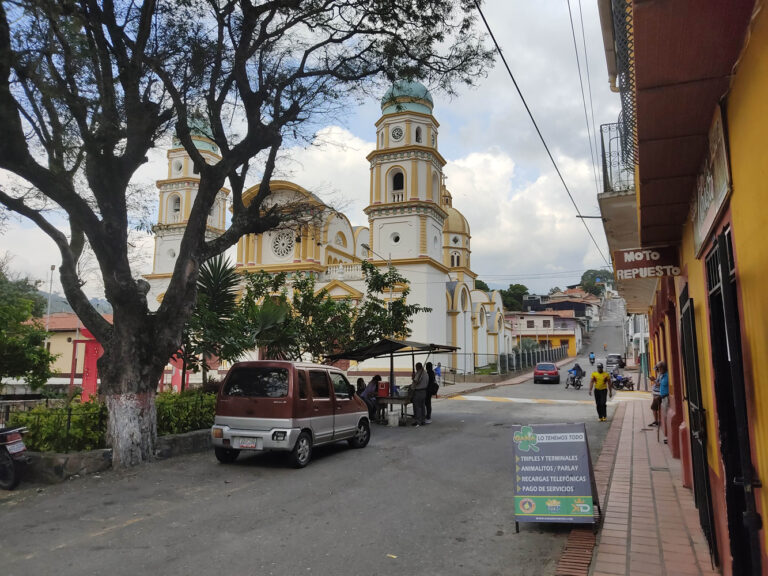 A esperar en Lobatera