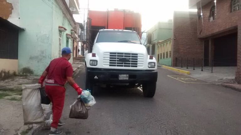 Reinicia recolección de basura en San Cristóbal