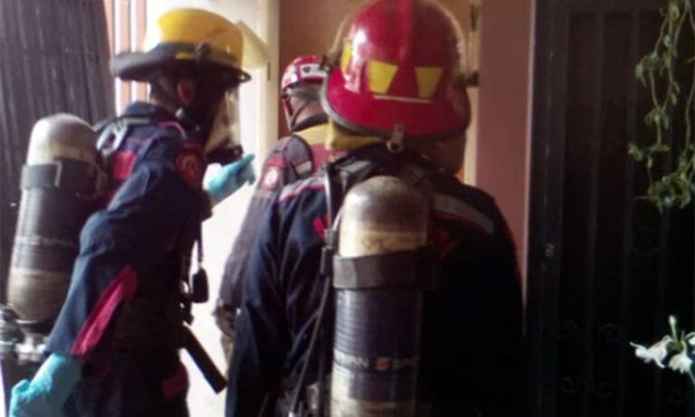 Hallan a niño de 3 años junto a los cuerpos de sus padres