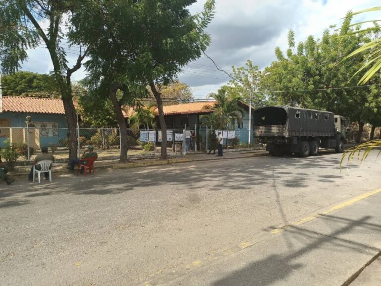 Entre 1 y 2 minutos dura acto de votación