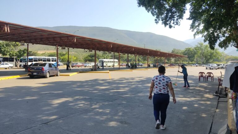 Persiste la desolación en el terminal de pasajeros de San Antonio