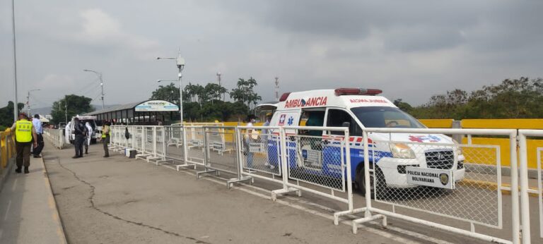 Despejan el puente Simón Bolívar por traslado de paciente covid-19