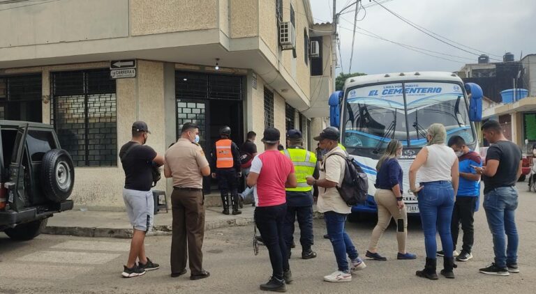 Desmantelan terminal clandestino en la frontera