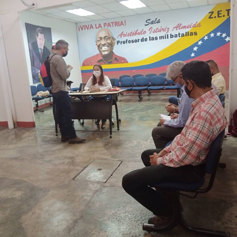 Jefa de la ZET se reúne con sindicatos del magisterio