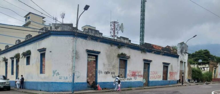 De sede de Politáchira a guarida de indigentes