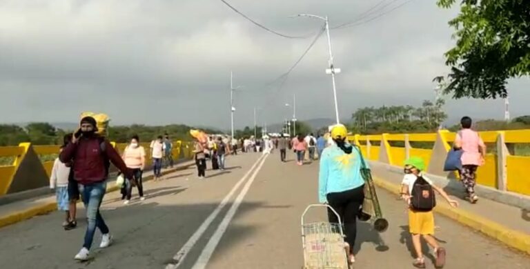 Así transcurre el tránsito por el puente Simón Bolívar