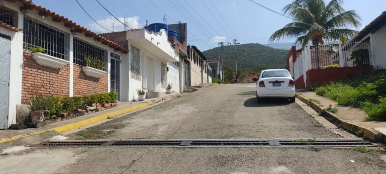 Aumenta el malestar en El Palotal por la escasez de agua potable