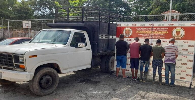 Detienen a cinco hombres en vía a Orope por el presunto robo de ganado vacuno