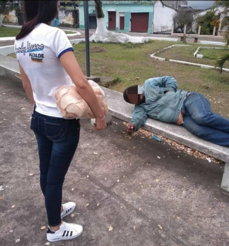 Nombran “padrinos” y reubican personas en situación de calle