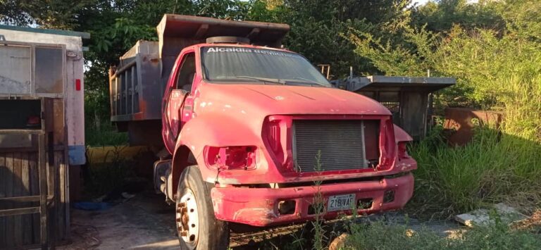 Flota de vehículos en “crítico estado” recibió el nuevo alcalde de Michelena