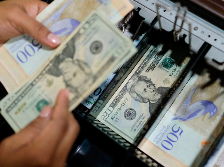 Ecoanalítica explica los factores que impiden al gobierno hacer un ajuste salarial