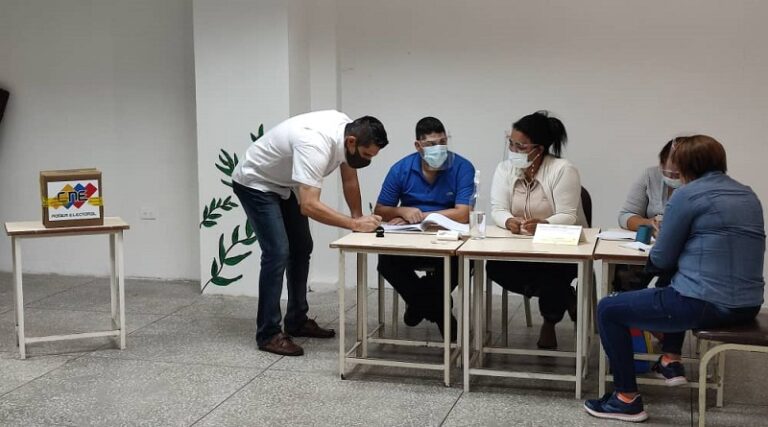 En Barinas eligieron al gobernador del estado