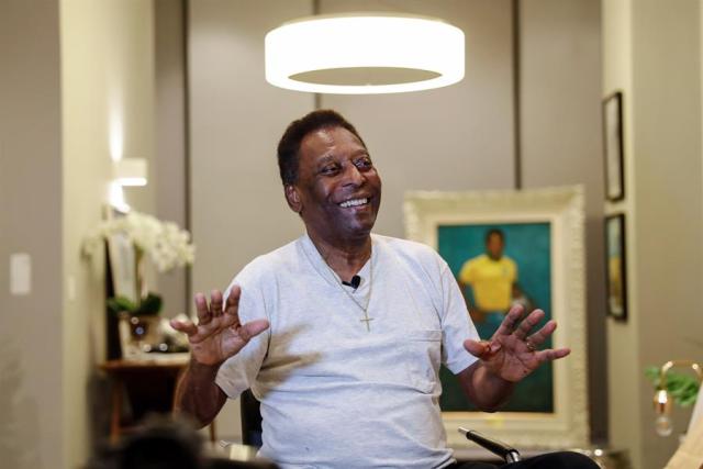 Hija de Pelé desmintió agravamiento de la salud del "rey"
